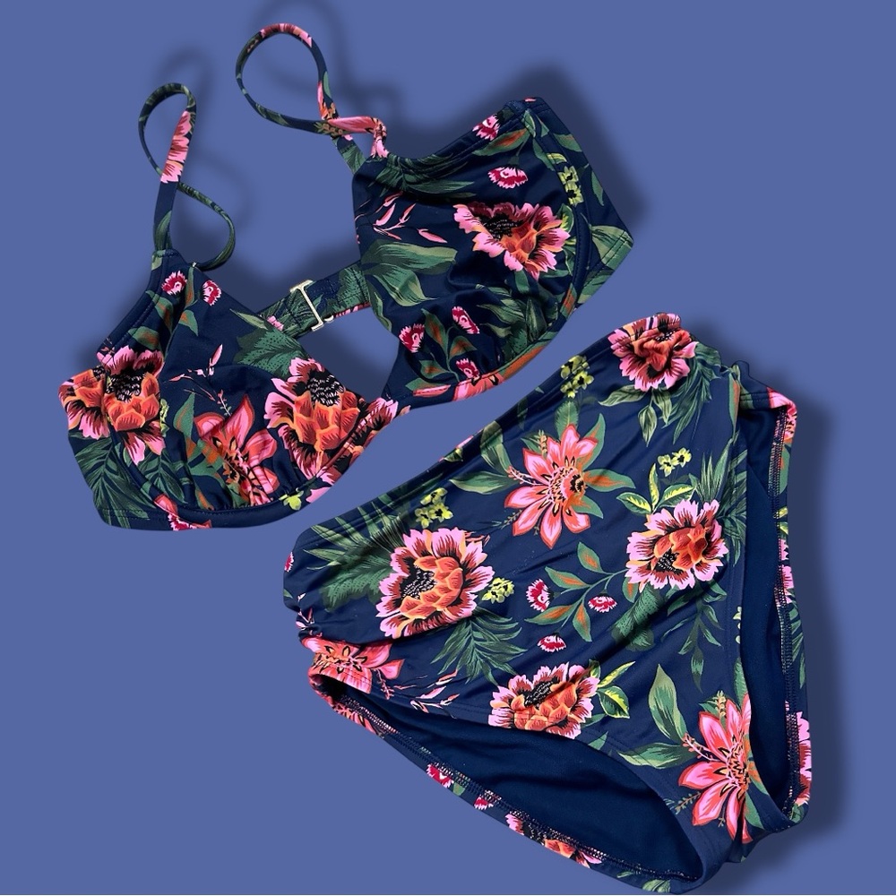 EUC SHADE & SHORE Hawaiian Tropical Hibiscus Floral Bikini. Size Medium/34DD - Picture 3 of 14